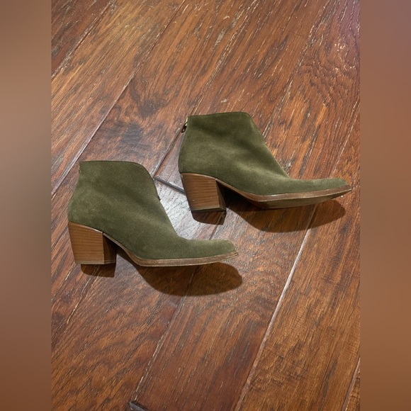 VINCE Havana Front Slit Block Heel Ankle Bootie Rare Sage Color Size 36 - Picture 8 of 16